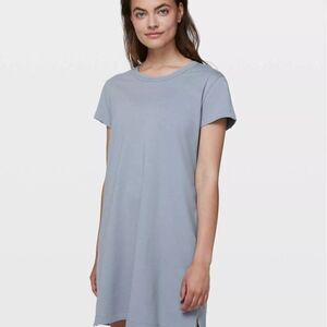 Lululemon Day Tripper chambray blue performance dress NWOT size 2